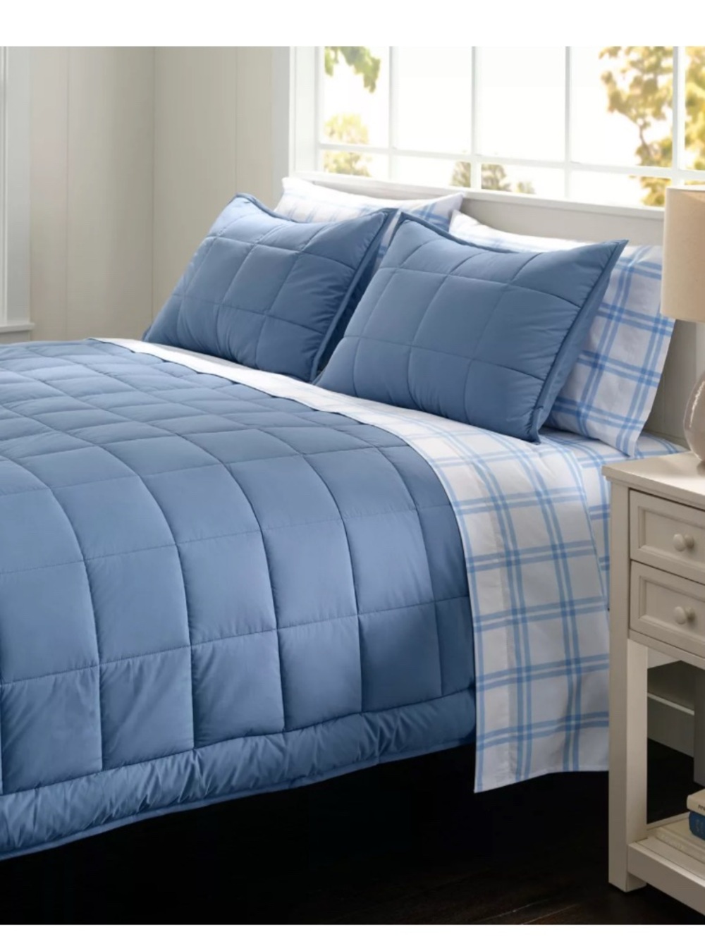 Ultra soft flannel comforter in queen claret red